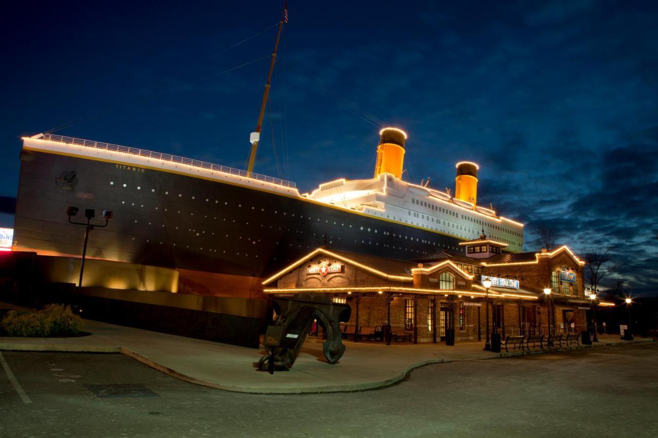 Majestic View Lodge, Amazing Views, Hot Tub, 1089 Free Tickets Each Paid Day, Dollywood And More Gatlinburg Exterior photo