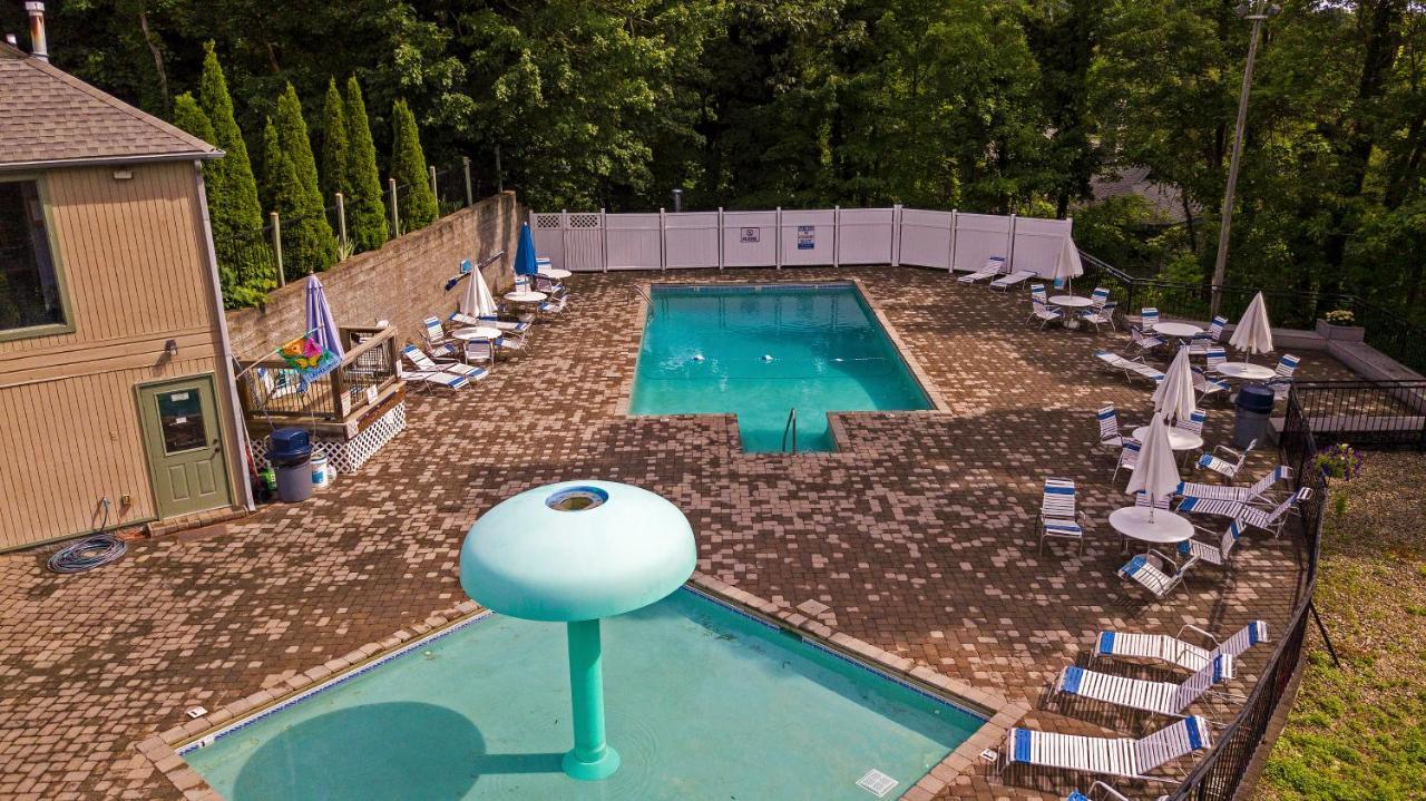 Majestic View Lodge, Amazing Views, Hot Tub, 1089 Free Tickets Each Paid Day, Dollywood And More Gatlinburg Exterior photo